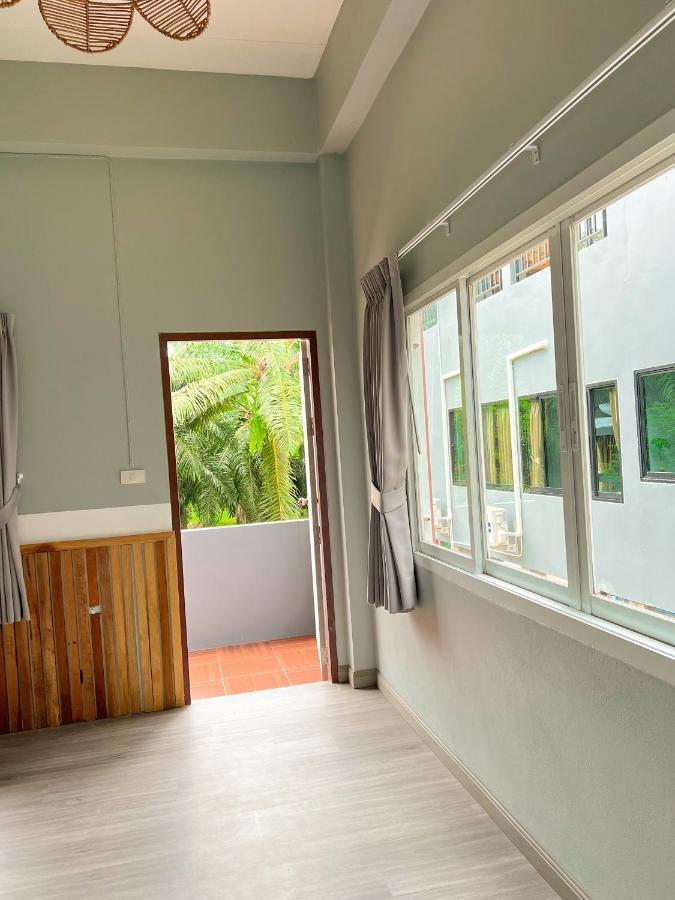 Private Room With Share Bathroom At Little Wild House Khaosok Khao Sok National Park Eksteriør billede