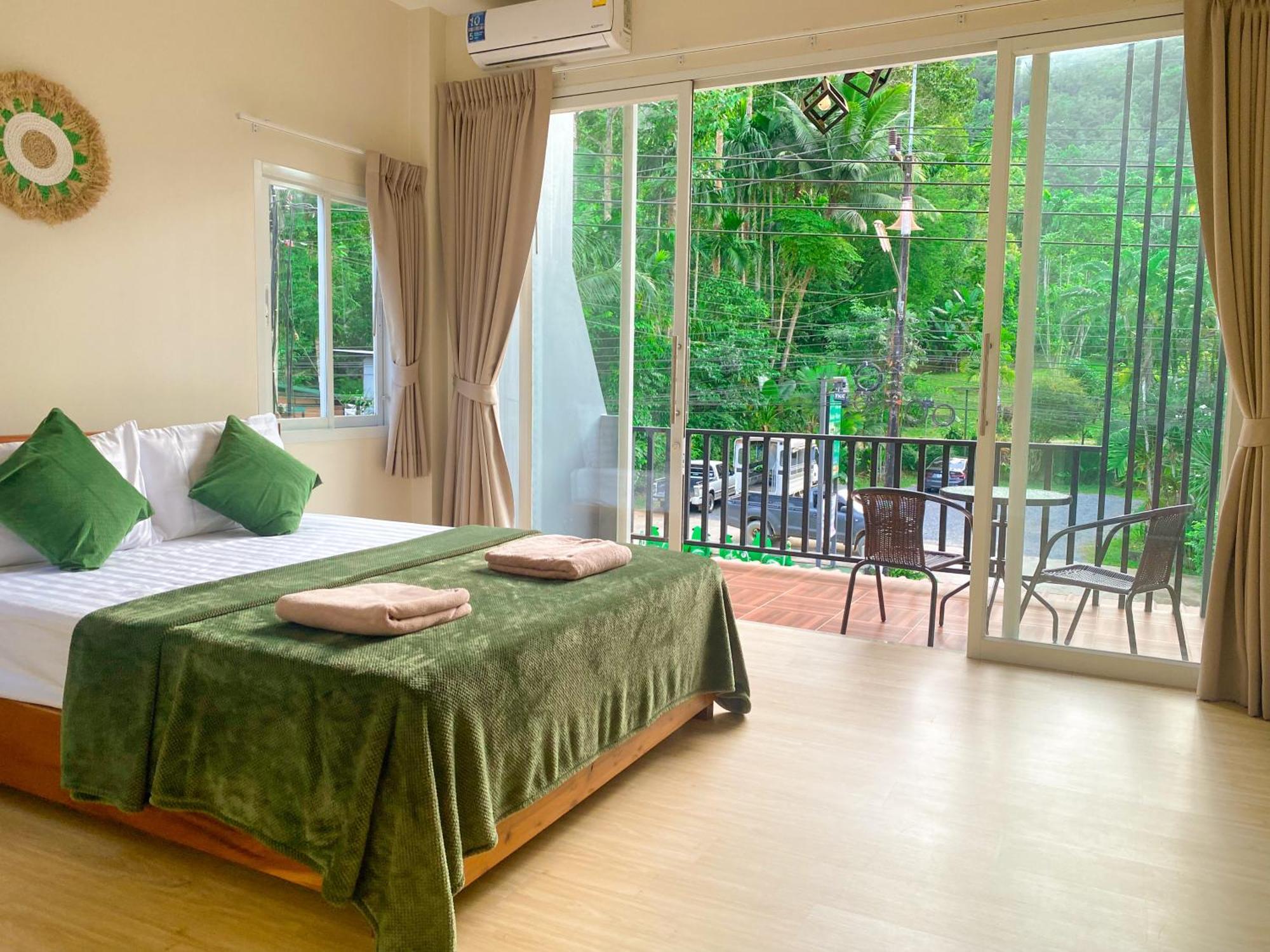 Private Room With Share Bathroom At Little Wild House Khaosok Khao Sok National Park Eksteriør billede